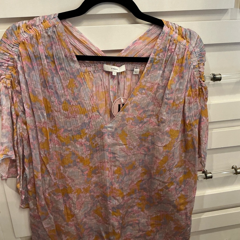 Vince Pastel V-Neck Ruched Sleeve Blouse, 100% silk - Picture 5 of 7